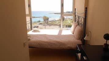 2 bedrooms, in-room safe, iron/ironing board, free cots/infant beds