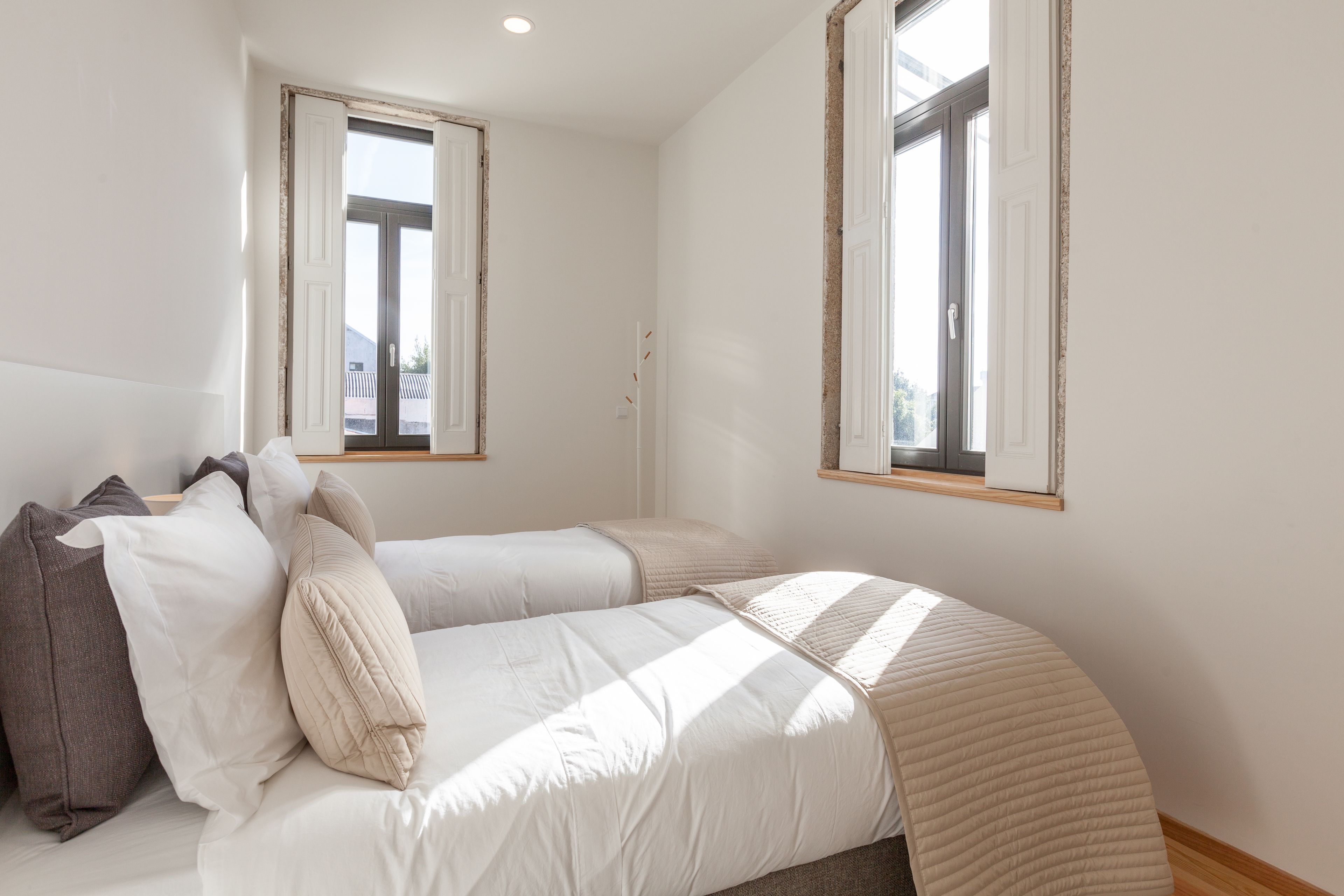 พรีเมียมอพาร์ทเมนท์, 2 ห้องนอน, ระเบียง | ผ้าปูที่นอนฝ้ายอียิปต์, เตียง Tempur-Pedic, ห้องเก็บเสียง