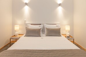 พรีเมียมอพาร์ทเมนท์, 2 ห้องนอน, ระเบียง | ผ้าปูที่นอนฝ้ายอียิปต์, เตียง Tempur-Pedic, ห้องเก็บเสียง