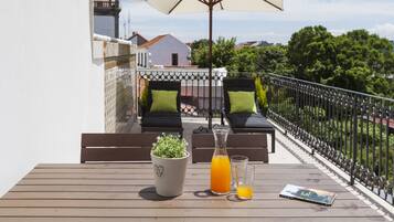 Appartement Deluxe, 1 chambre, terrasse, vue jardin | Terrasse/Patio