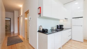 Premium-Apartment, 2 Schlafzimmer, Terrasse | Eigene Kochnische