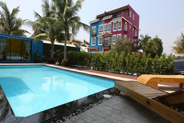 Alberca al aire libre 