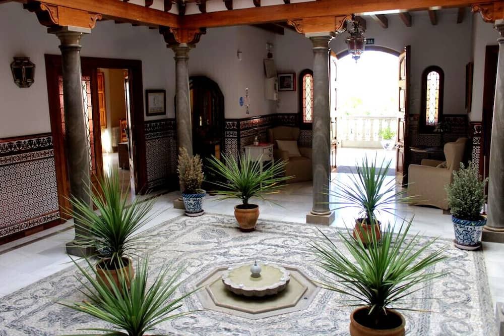 Hotel La Zubia