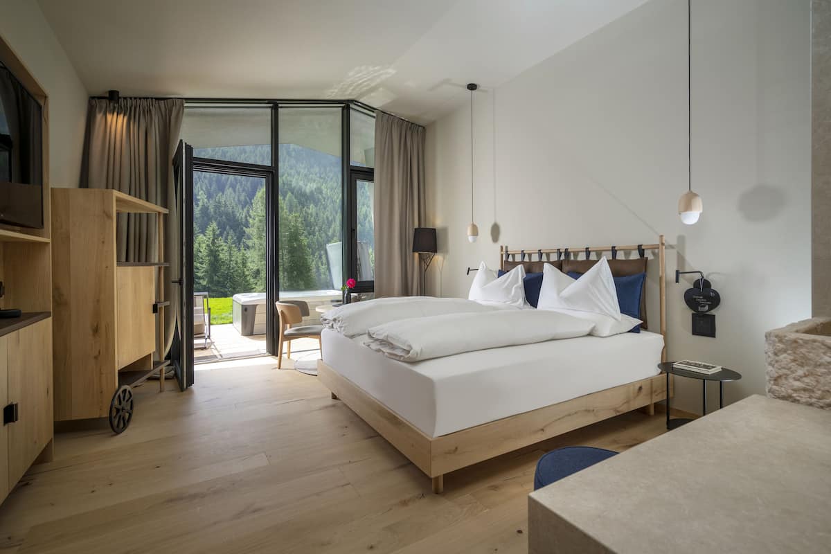 Suite Deluxe, vue montagne | 1 chambre, literie de qualité supérieure, couette en duvet d'oie