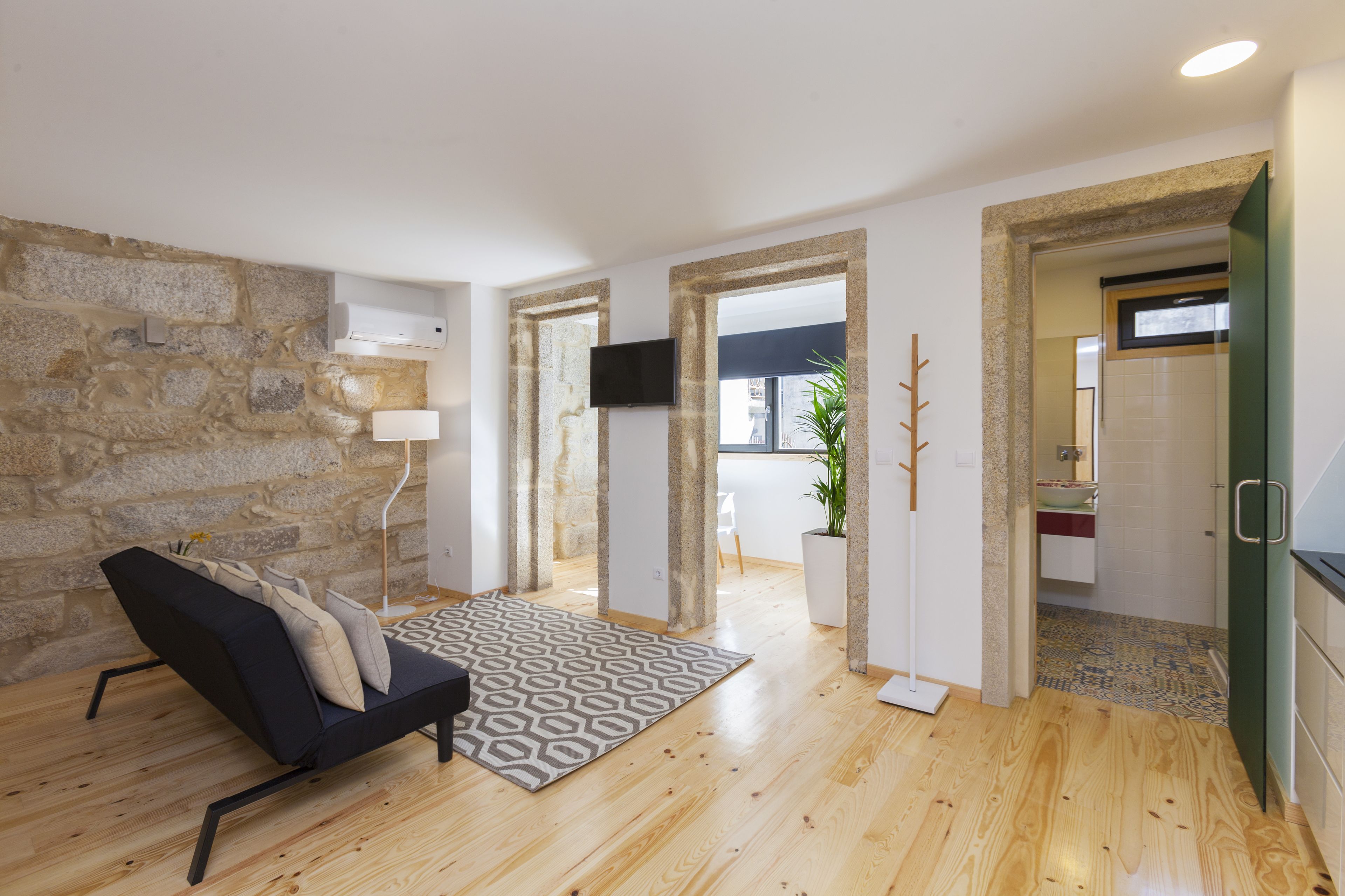 Monolocale Superior | Area soggiorno | TV a schermo piatto, film pay-per-view