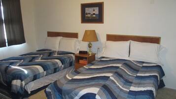 غرفة عادية - سريران مزدوجان - بمطبخ مصغر | ستائر تعتيم وواي فاي مجانًا