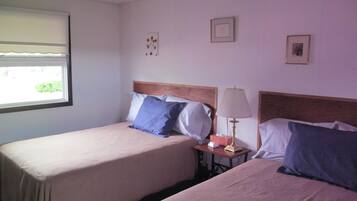 غرفة عادية - سريران مزدوجان - بمطبخ مصغر | ستائر تعتيم وواي فاي مجانًا