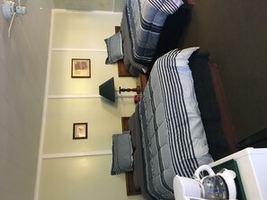 Chambre Standard, 2 grands lits | Salle de bain