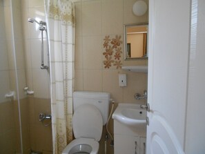 Family Room | Bathroom