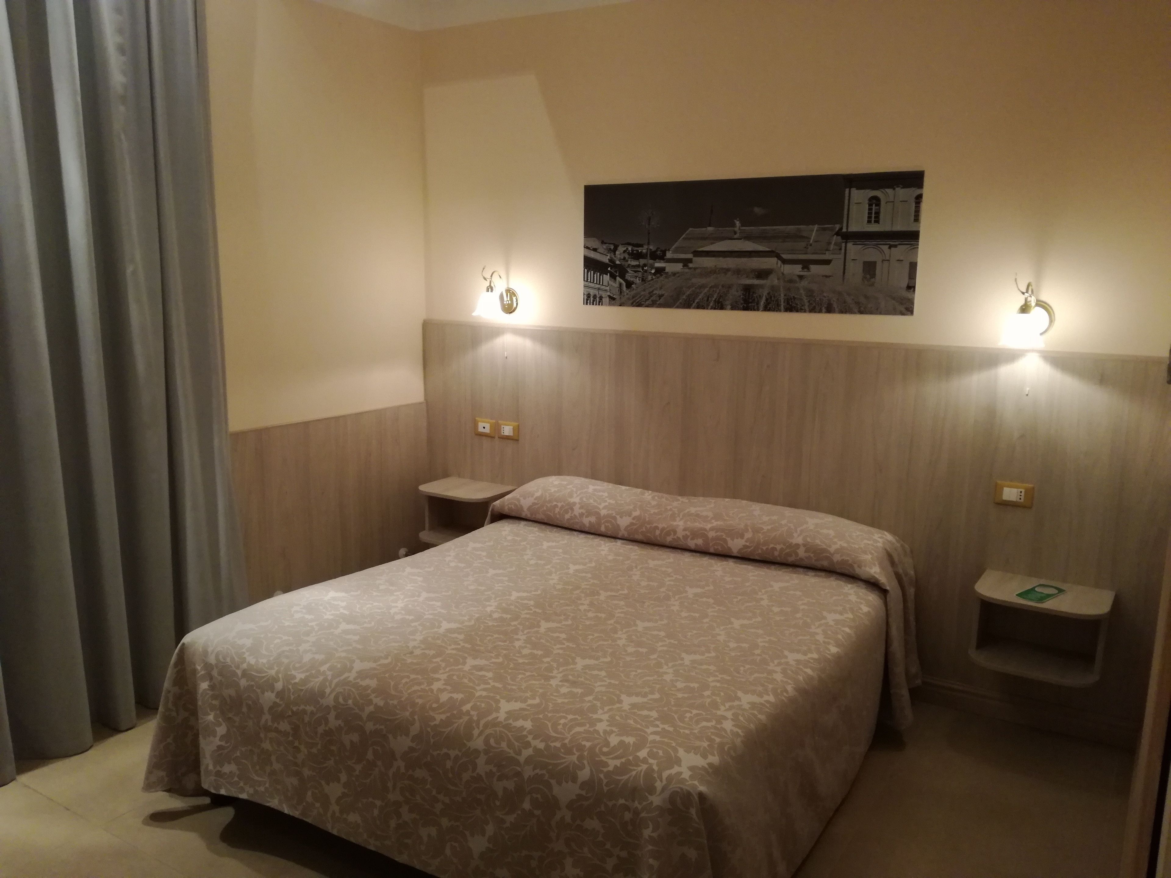 twin room, 2 single beds | desk, free wifi