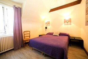 Standard-Doppelzimmer | Schreibtisch, schallisolierte Zimmer, Bügeleisen/Bügelbrett