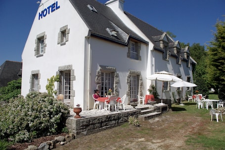 Front of property. Hôtel An Ti Gwenn