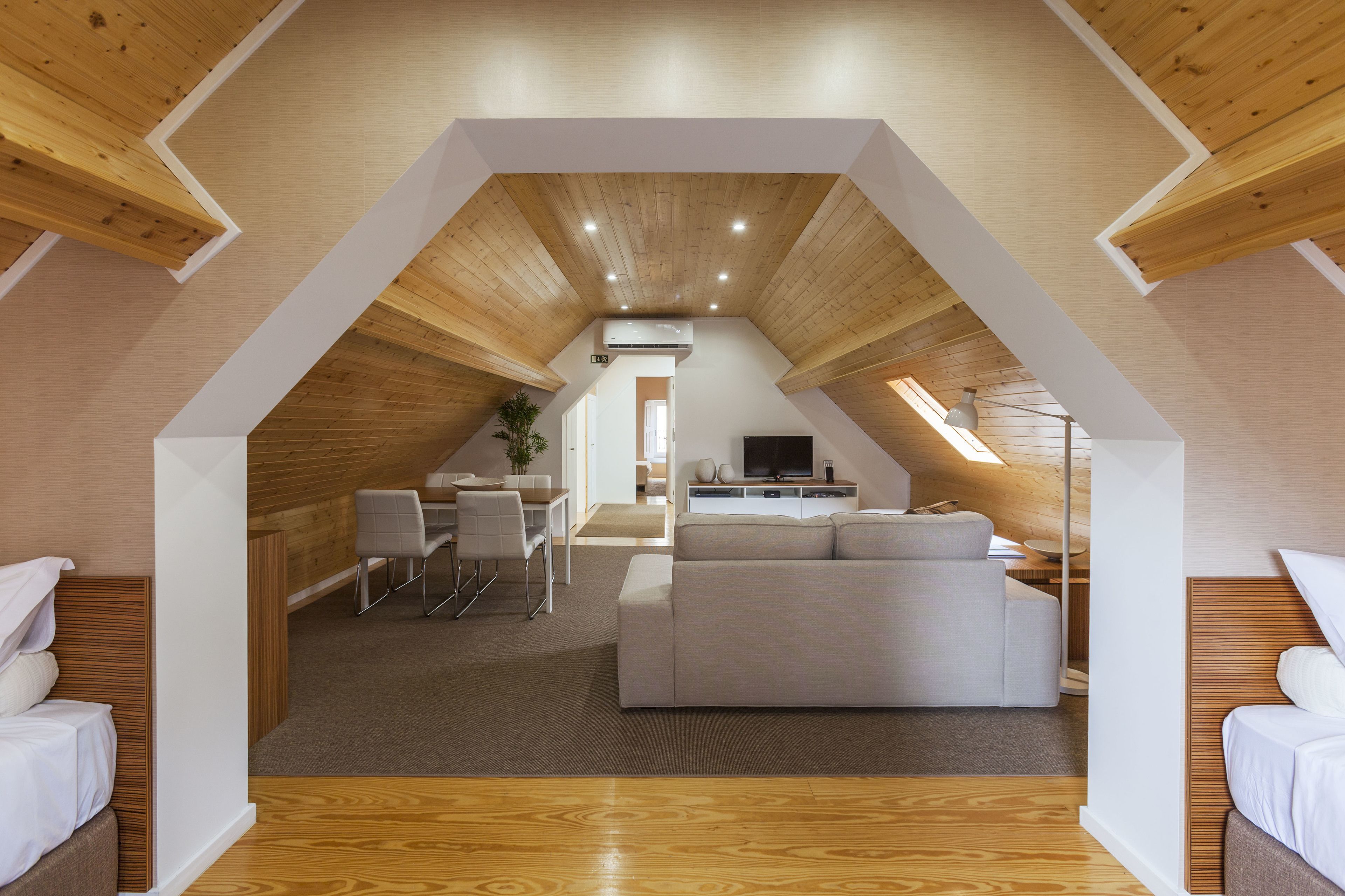 Premium-Loft, 1 Schlafzimmer | Wohnbereich | 36-Zoll-Flachbildfernseher mit Kabelempfang, Fernseher, DVD-Player