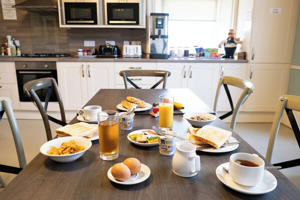 Kontinental frukost varje dag mot avgift