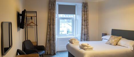 Family Triple Room | Free WiFi, bed sheets