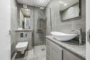 Zweibettzimmer, eigenes Bad | Badezimmer