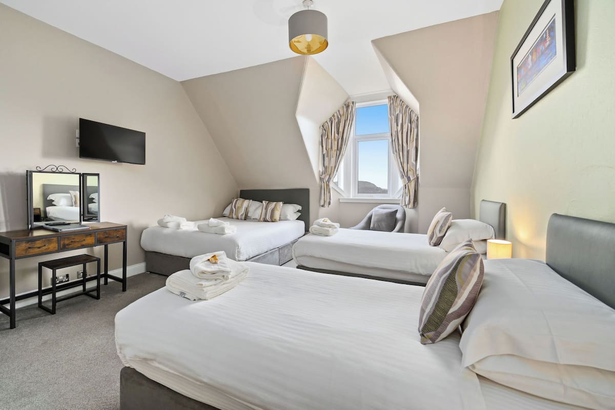 Habitación familiar | Wifi gratis y ropa de cama