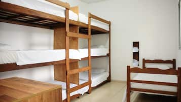 Premium bedding, iron/ironing board, free WiFi