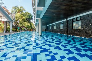 Outdoor pool - ZEN Rooms Kuta Dewi Sartika (Kuta)
