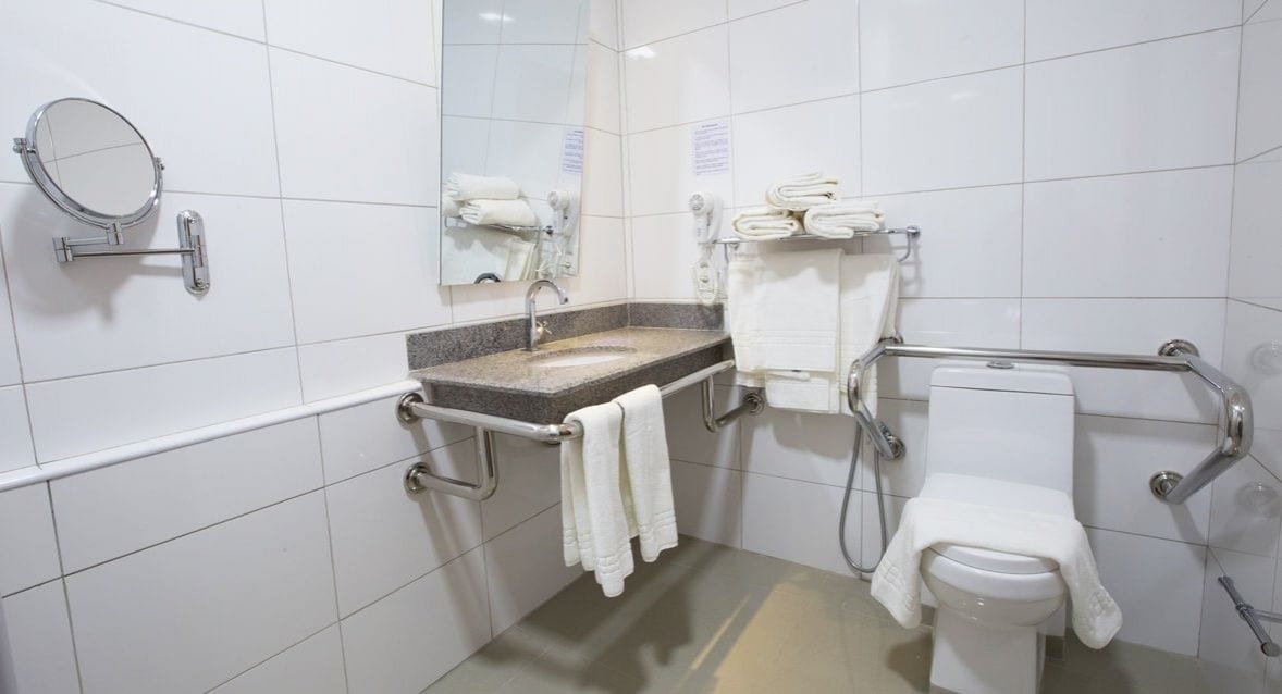 superior room | bathroom | free toiletries, hair dryer, towels