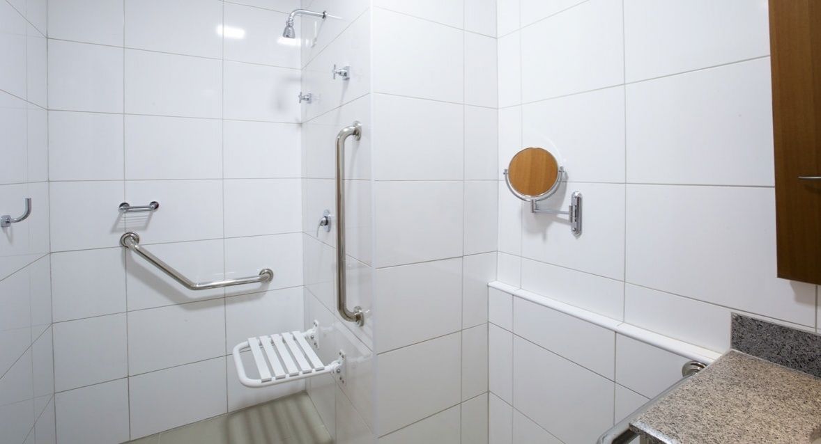 superior room | bathroom | free toiletries, hair dryer, towels