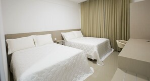 Superior-Zimmer | Minibar, Zimmersafe, Schreibtisch, Verdunkelungsvorhänge