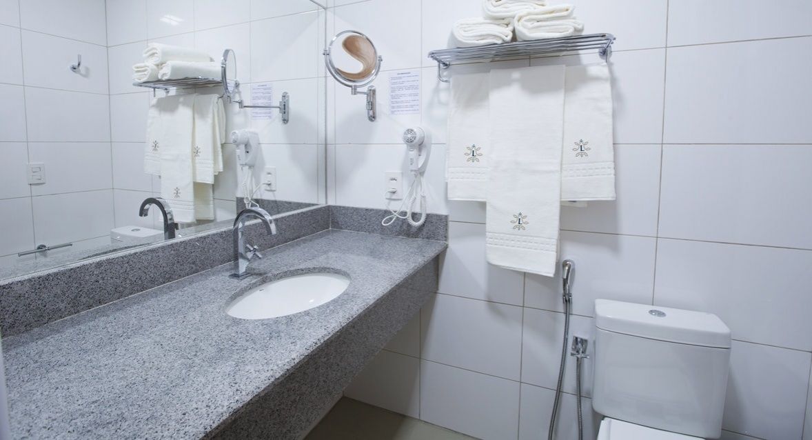 superior room | bathroom | free toiletries, hair dryer, towels