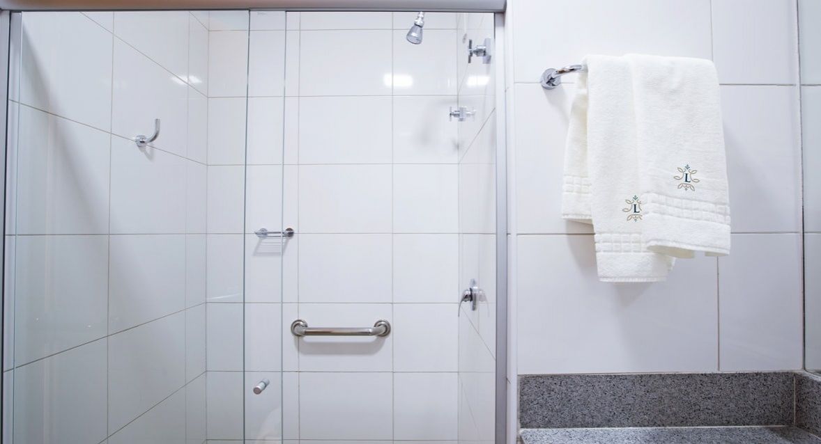 superior room | bathroom | free toiletries, hair dryer, towels