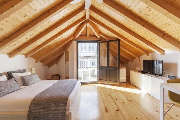 Loft, Balcony, City View | Premium bedding, soundproofing, iron/ironing board, cribs/infant beds - BO - Almada 340 (Porto)