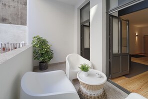 Superior Studio, Balcony | Balcony - BO - Almada 340 (Porto)