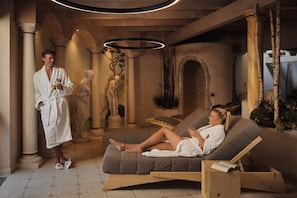 Salas de tratamientos para parejas, sauna, bañera de hidromasaje