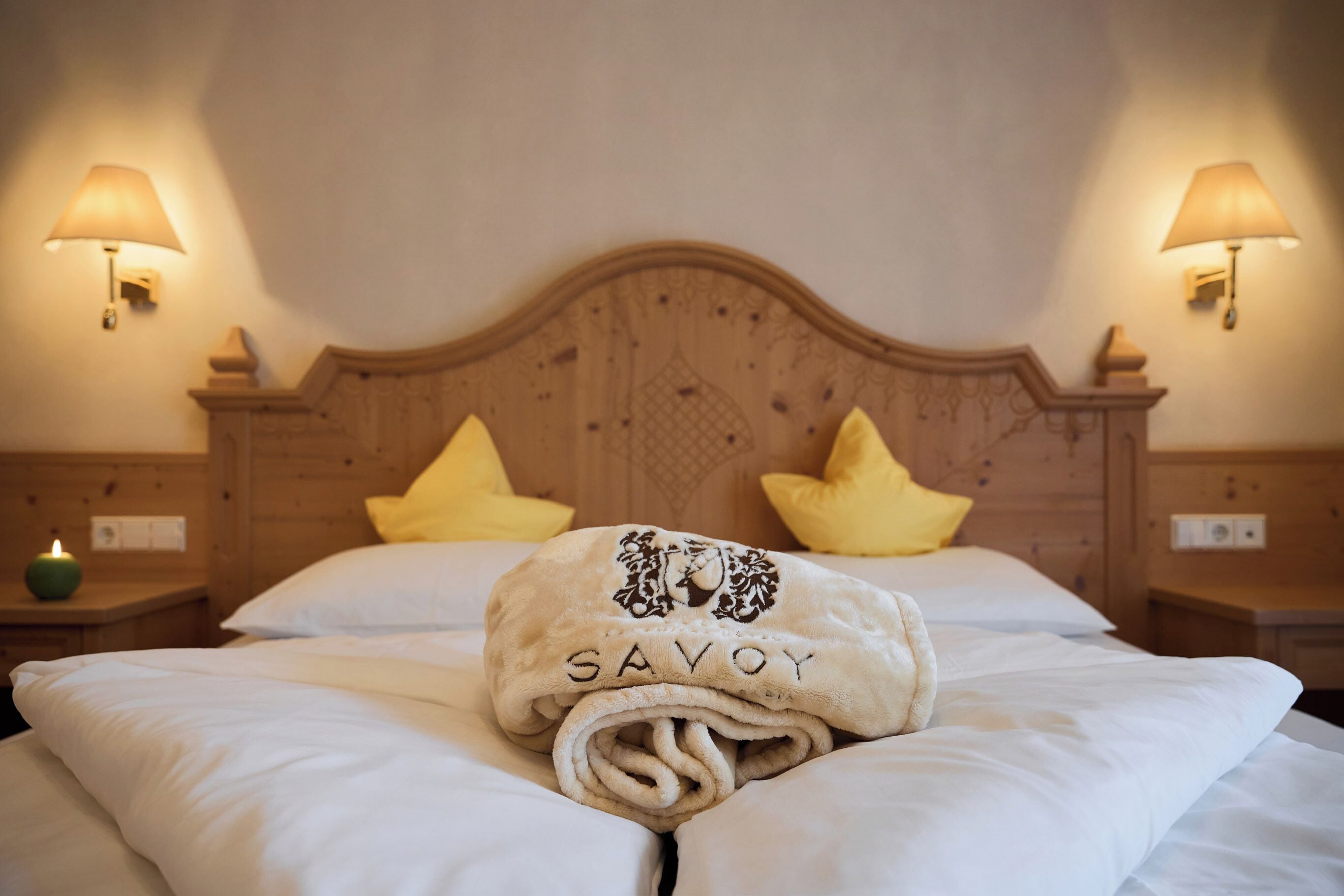 premium bedding, down duvets, minibar, in-room safe