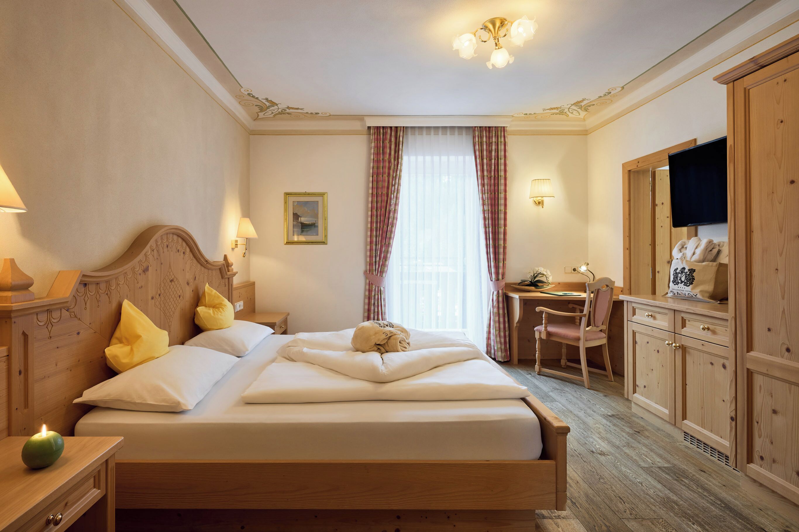 Habitación doble | Ropa de cama de alta calidad, edredón y minibar 