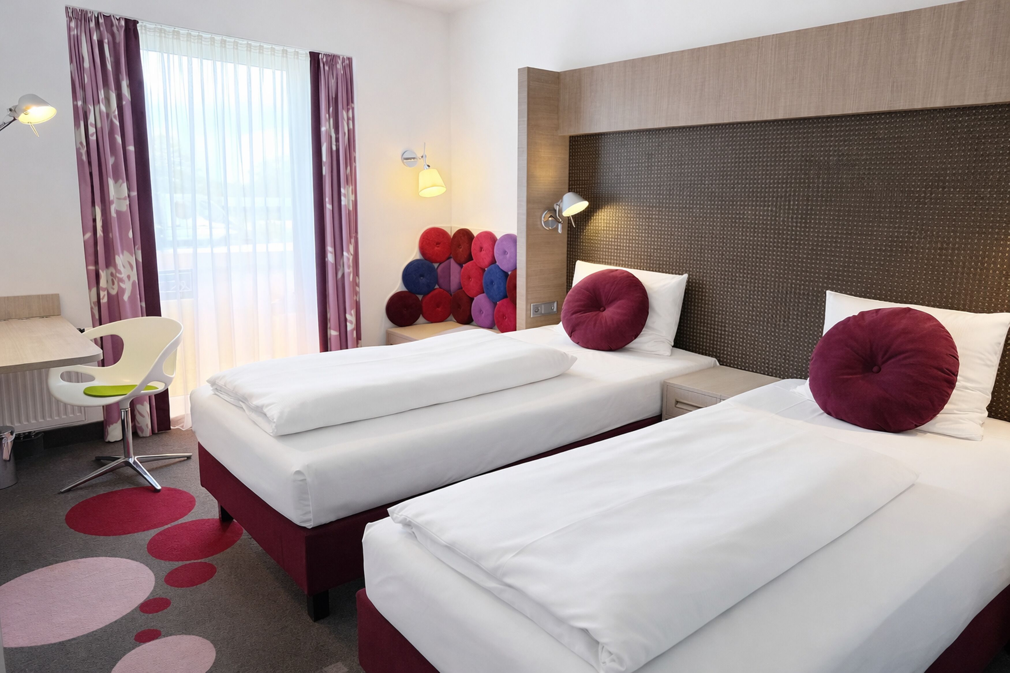 Smart Zimmer mit Twinsize-Bett | Allergikerbettwaren, Schreibtisch, schallisolierte Zimmer