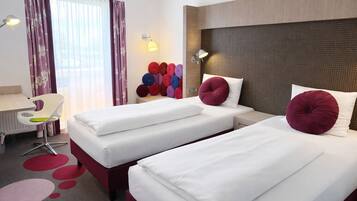 Habitación doble | Ropa de cama hipoalergénica, escritorio, insonorización y wifi gratis