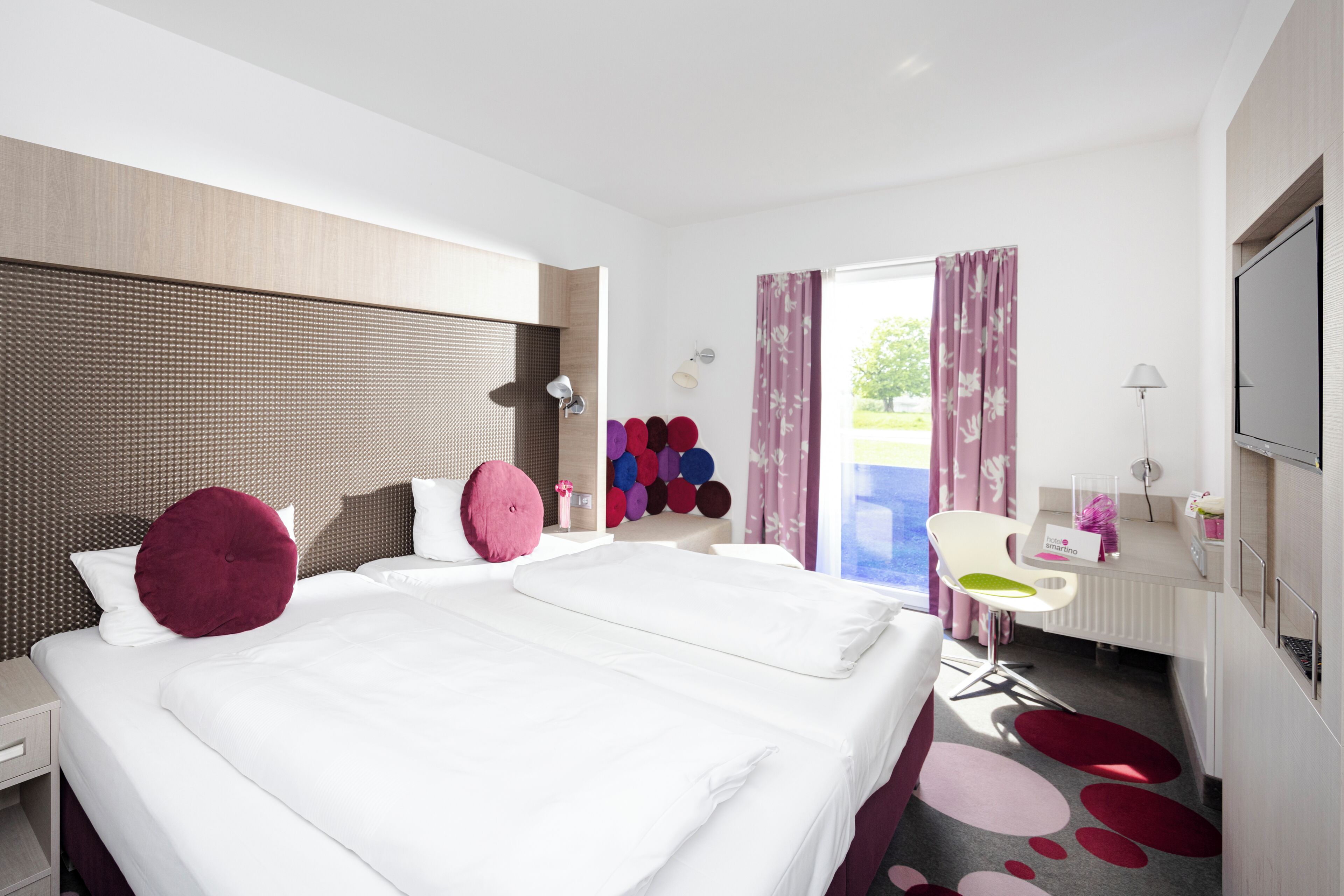 Hypo-allergenic bedding, desk, soundproofing, free WiFi