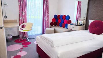 Hypo-allergenic bedding, desk, soundproofing, free WiFi