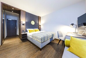 Ropa de cama hipoalergénica, escritorio, sistema de insonorización