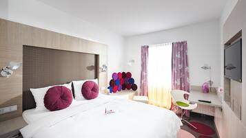 Peralatan tempat tidur hipoalergenik, meja, kalis bunyi, Wi-fi percuma