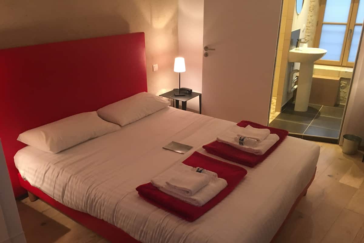 Standard Double Room | Individually furnished, desk, free wired Internet, bed sheets