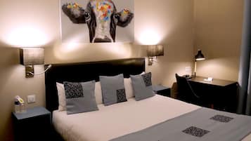 Chambre Double Supérieure | Bureau, chambres insonorisées, fer et planche à repasser, Wi-Fi gratuit