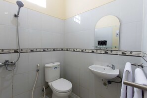 Reddoorz Room | Badezimmer