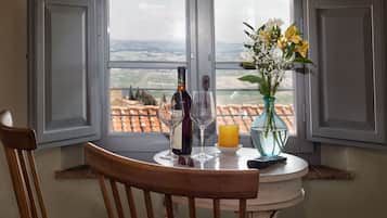 Bureau, chambres insonorisées, Wi-Fi gratuit, draps fournis