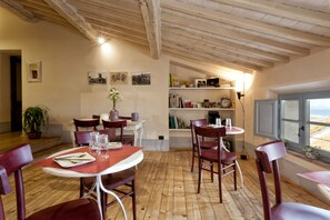 Petit déjeuner buffet compris tous les jours