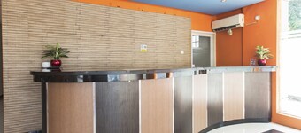 RedDoorz Plus @ Jalan Pemuda Jakarta