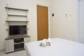 Double Room | Desk, blackout curtains, free WiFi