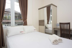 Double Room | Desk, blackout curtains, free WiFi