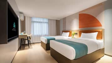 Deluxe Business Twin Room | Desk, blackout drapes, free WiFi, bed sheets