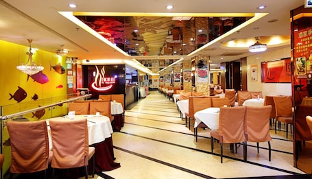 Lunch and dinner served, Chinese cuisine