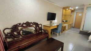 Unclassified image, 3 of 55, button - Guang Dong Hotel (Guangzhou)